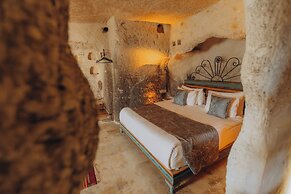 Sah Saray Cave Suites Halal Hotel
