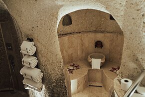 Sah Saray Cave Suites Halal Hotel