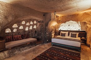 Sah Saray Cave Suites Halal Hotel