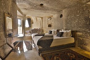 Sah Saray Cave Suites Halal Hotel