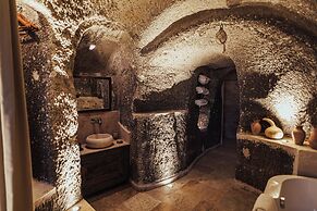 Sah Saray Cave Suites Halal Hotel