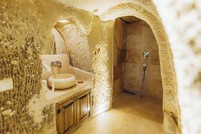 Sah Saray Cave Suites Halal Hotel
