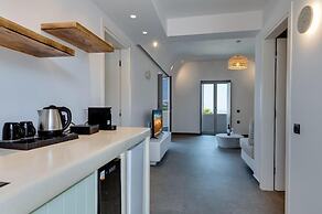 Elements Cozy Suites