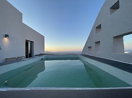 Elements Cozy Suites