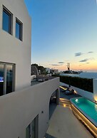 Elements Cozy Suites