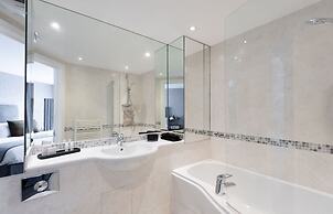 Fitzrovia apartments by DMONTRIO