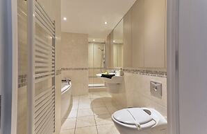 Fitzrovia apartments by DMONTRIO