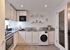 Fitzrovia apartments by DMONTRIO