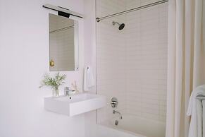 Sonder by Marriott Bonvoy Court Square Apartments Long Island City