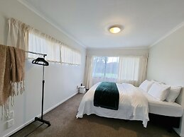 Beautiful 3BR House - WiFi - Car park