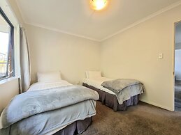 Beautiful 3BR House - WiFi - Car park