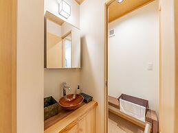 Yadoya Yanagidori East