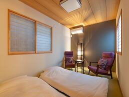 Yadoya Yanagidori East