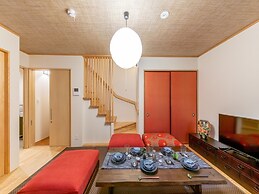 Yadoya Yanagidori East