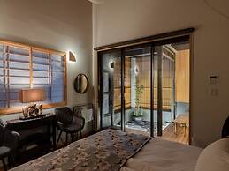 Yadoya Yanagidori West