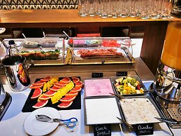 EST Grand Hotel Savoy