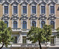 EST Grand Hotel Savoy