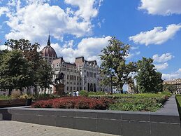 EST Grand Hotel Savoy