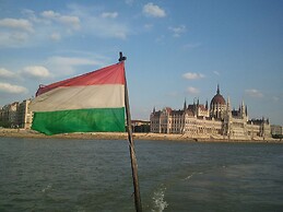 EST Grand Hotel Savoy