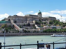 EST Grand Hotel Savoy