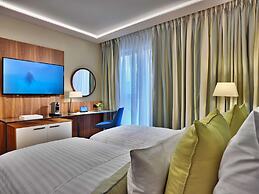 EST Grand Hotel Savoy