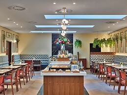 EST Grand Hotel Savoy