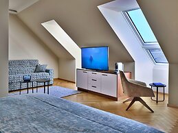 EST Grand Hotel Savoy