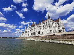 EST Grand Hotel Savoy