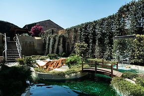 Gold Tower Lifestyle Hotel