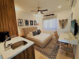 Bahay By Riviera Rentals