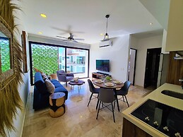 Bahay By Riviera Rentals