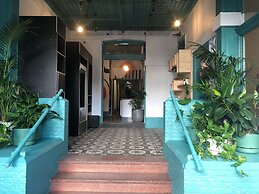 Roamer St Kilda (formerly Selina St Kilda)