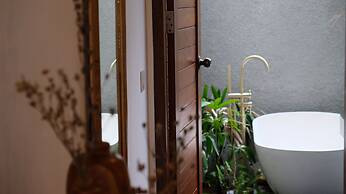 PORTER HOTEL - Surf & Yoga Retreat