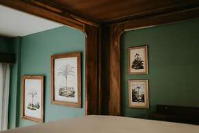 PORTER HOTEL - Surf & Yoga Retreat