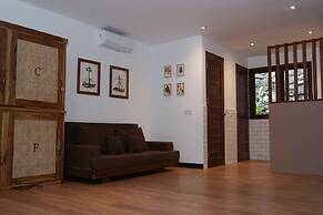 PORTER HOTEL - Surf & Yoga Retreat