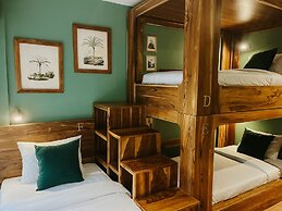 PORTER HOTEL - Surf & Yoga Retreat