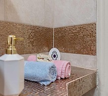 La Guardia apartments