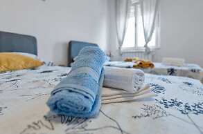 La Guardia apartments