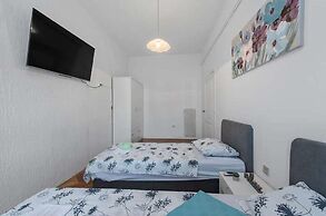 La Guardia apartments