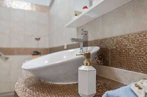 La Guardia apartments