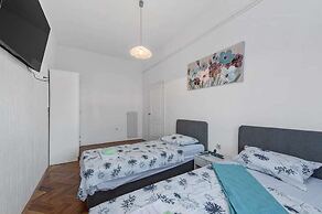 La Guardia apartments