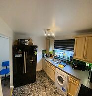 Lovely 2 Bed Apartment in East London