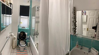 Lovely 2 Bed Apartment in East London