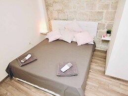 Dalmatian White Shell Apartment