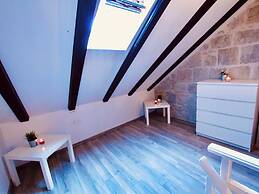 Dalmatian White Shell Apartment