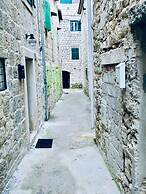 Dalmatian White Shell Apartment