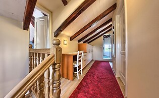 Beachfront Luxury Villa w. Pool & Large Garden