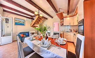 Beachfront Luxury Villa w. Pool & Large Garden