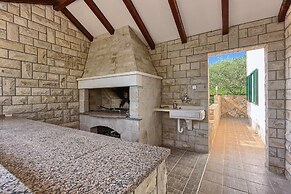 Beachfront Luxury Villa w. Pool & Large Garden