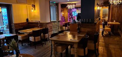 The Waterside Bar Rooms & Restaurant